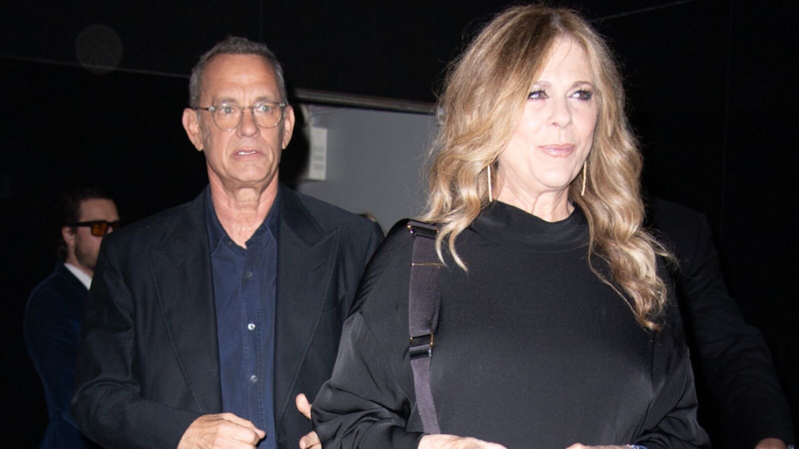 Tom Hanks, enfurecido, acaba a gritos con sus fans tras empujar a su mujer, Rita Wilson: ''Vete a la mierda
