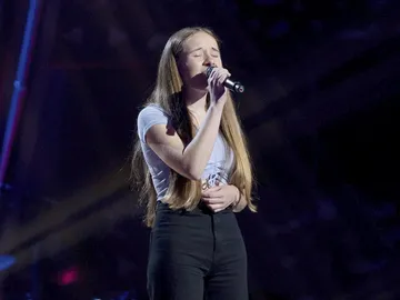 La prodigiosa voz de Elia Camí conquista a los cuatro coaches cantando ‘Arde’ en ‘La Voz Kids’ La prodigiosa voz de Elia Camí conquista a los cuatro coaches cantando ‘Arde’ en ‘La Voz Kids’