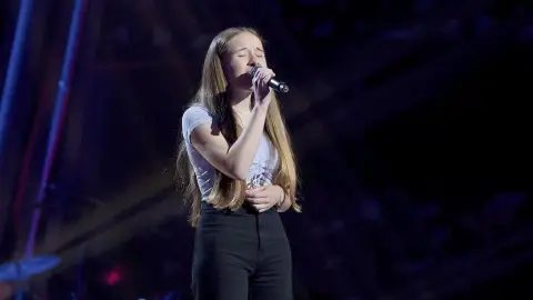 La prodigiosa voz de Elia Camí conquista a los cuatro coaches cantando ‘Arde’ en ‘La Voz Kids’ La prodigiosa voz de Elia Camí conquista a los cuatro coaches cantando ‘Arde’ en ‘La Voz Kids’