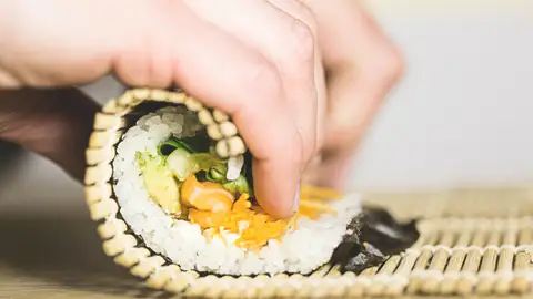 Makisu, la esterilla de bambú para enrollar sushi Makisu, la esterilla de bambú para enrollar sushi