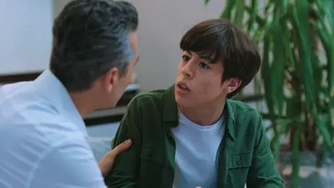 Volkan vuelve a manipular a Ali para ponerlo en contra de Aras: "No dejes que ese hombre se acerque más a tu madre" Volkan vuelve a manipular a Ali para ponerlo en contra de Aras: "No dejes que ese hombre se acerque más a tu madre"