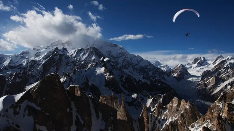 Horacio Llorens se prepara para ser la primera persona en sobrevalorar el K2 en parapente acrob&aacute;tico