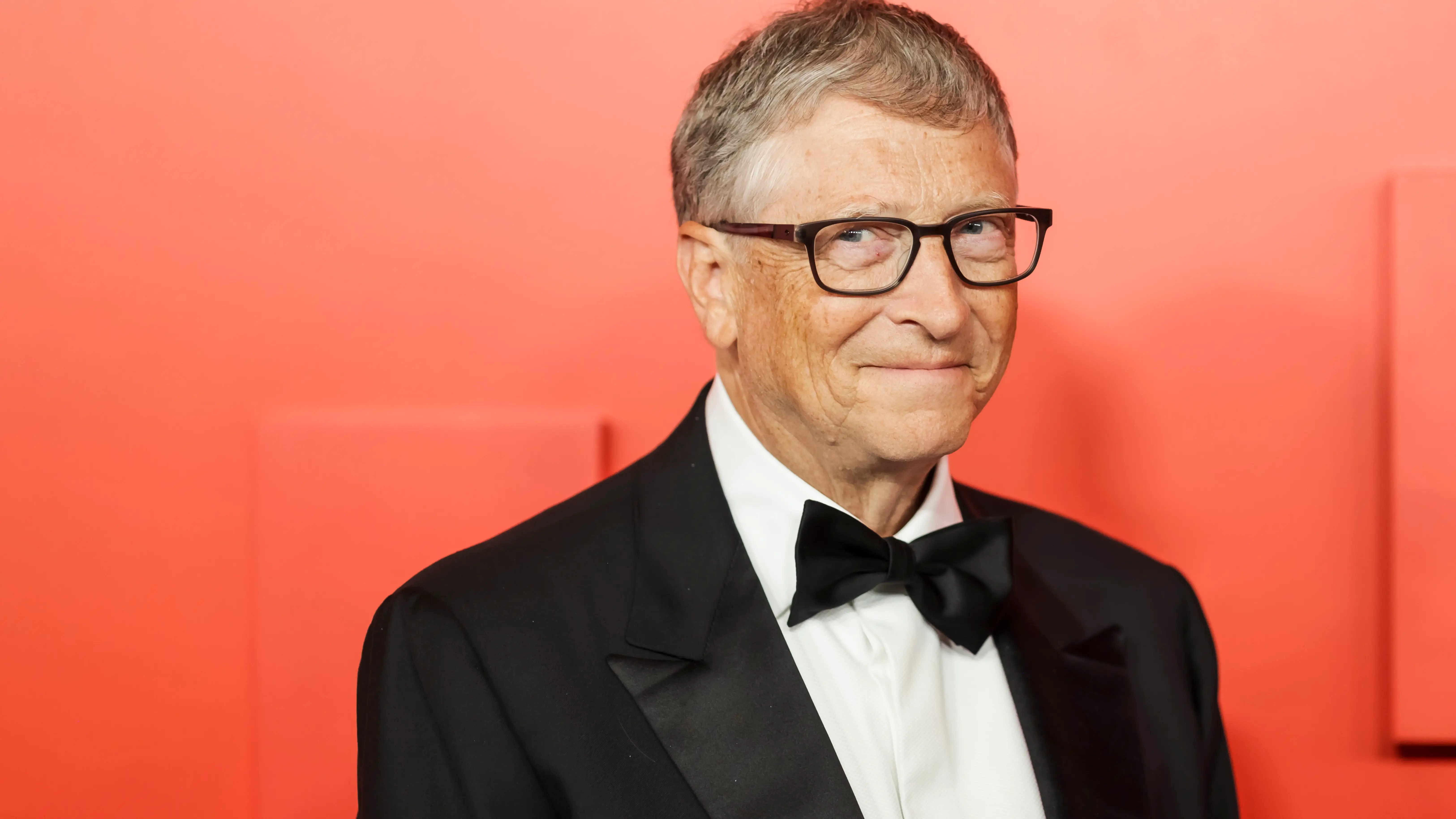 Bill Gates posando en la alfombra roja de la gala de Time 100 Bill Gates posando en la alfombra roja de la gala de Time 100