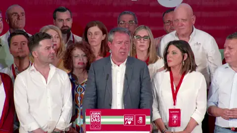 Espadas acepta su derrota y lanza un dardo a Moreno: "No ha dudado en utilizar la propaganda desde la Junta" Espadas acepta su derrota y lanza un dardo a Moreno: "No ha dudado en utilizar la propaganda desde la Junta"