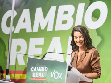 Macarena Olona, la candidata de las Elecciones de Andalucía más madrugadora en votar: &quot;Espero que todos los partidos respeten el resultado electoral&quot;