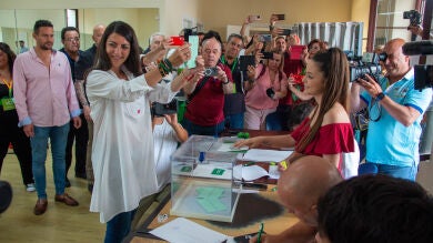 Macarena Olona, la candidata de las Elecciones de Andalucía más madrugadora en votar: 