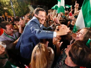 Juanma Moreno, exultante tras su victoria en las elecciones andaluzas