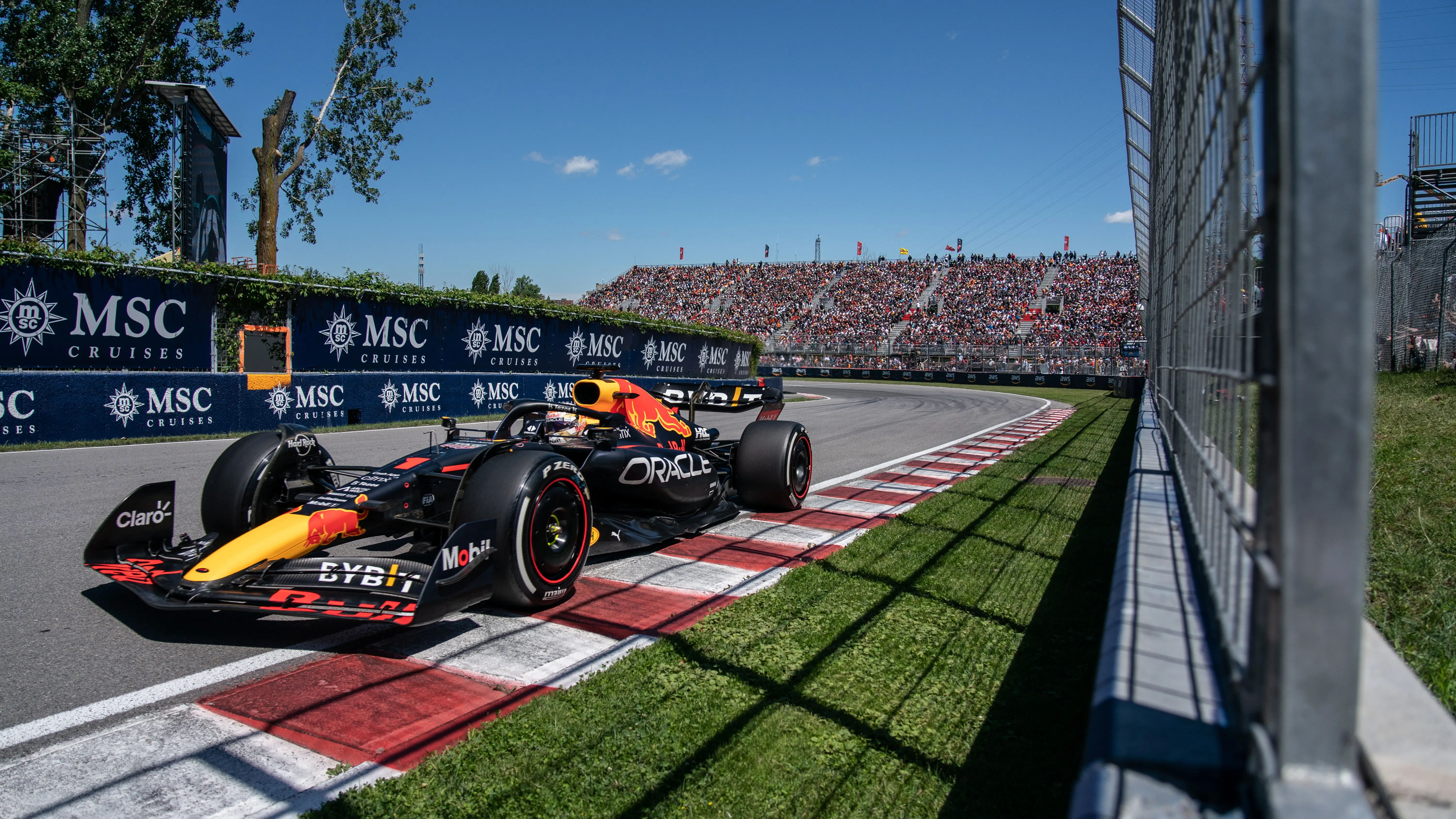 Verstappen mantiene a raya a Sainz y se impone en Canadá, Alonso fue 7º Verstappen mantiene a raya a Sainz y se impone en Canadá, Alonso fue 7º