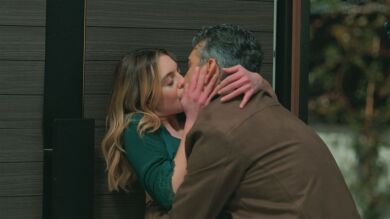 Volkan se deja llevar y acaba pasando la noche con...¡Derin!