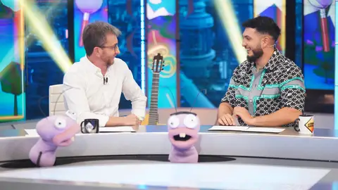 Omar Montes se convierte en detective del amor con Trancas y Barrancas: ¿acertará qué parejas son reales? Omar Montes se convierte en detective del amor con Trancas y Barrancas: ¿acertará qué parejas son reales?