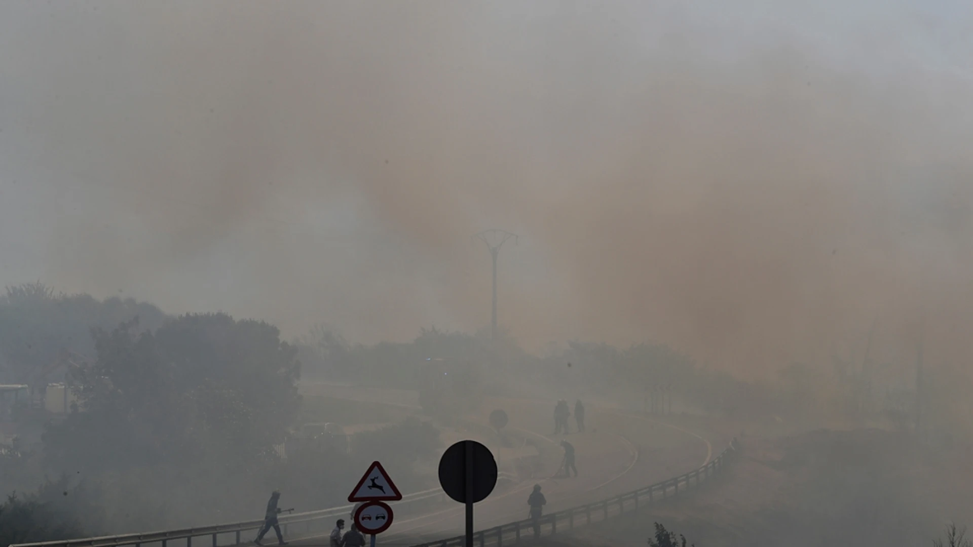 A3 Noticias 1 (20-06-22) Situación "altamente crítica" en Navarra por los incendios que han obligado a desalojar 13 localidades A3 Noticias 1 (20-06-22) Situación "altamente crítica" en Navarra por los incendios que han obligado a desalojar 13 localidades