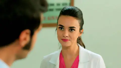 ¡Demir se pone de los nervios! Ümit afirma frente a Züleyha y Sevda que Demir estuvo con ella en Ankara ¡Demir se pone de los nervios! Ümit afirma frente a Züleyha y Sevda que Demir estuvo con ella en Ankara