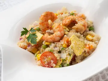 Ensalada de quinoa con langostinos, de Karlos Arguiñano: una receta muy variada