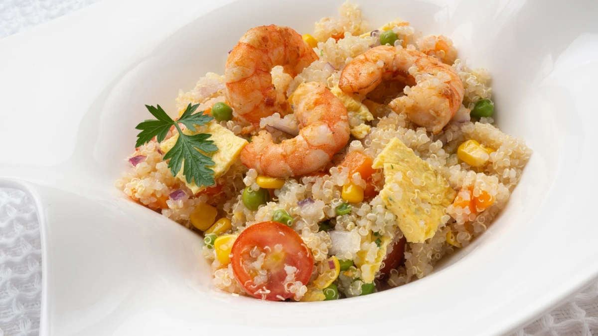 Ensalada de quinoa con langostinos, de Karlos Arguiñano: una receta muy variada Ensalada de quinoa con langostinos, de Karlos Arguiñano: una receta muy variada