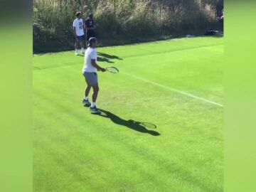 Nadal ya entrena sobre la hierba de Londres a una semana del comienzo de Wimbledon