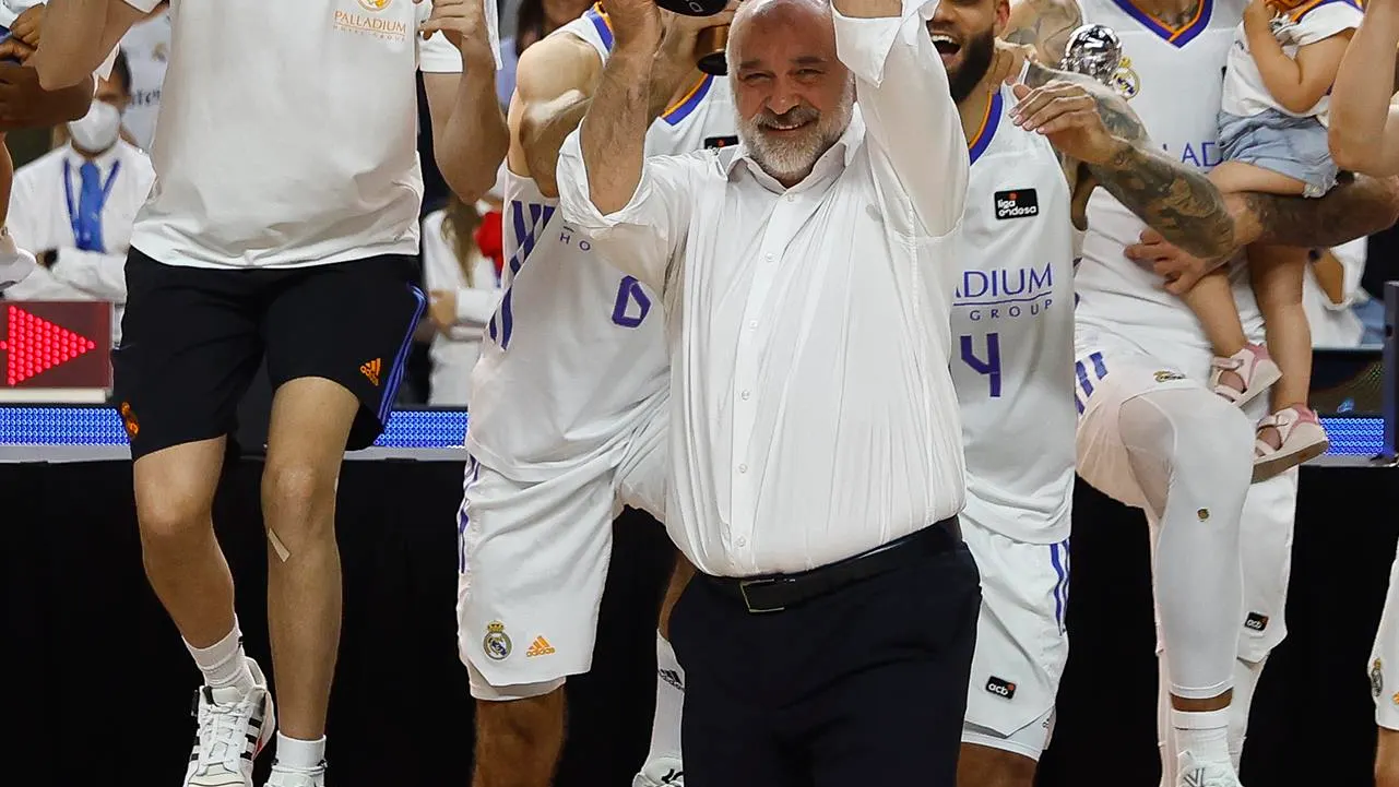 La emotiva imagen de Pablo Laso tras ganar la Liga Endesa con el Real Madrid 