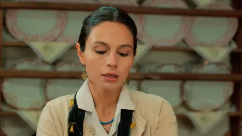 En el próximo capítulo de ‘Tierra Amarga’: Saniye decide no perdonar a Gaffur esta vez En el próximo capítulo de ‘Tierra Amarga’: Saniye decide no perdonar a Gaffur esta vez