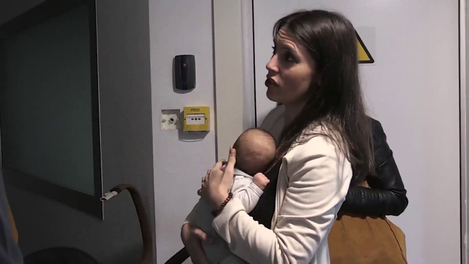 El juez cita como imputada a Gara Santana, la presunta segunda niñera de Irene Montero