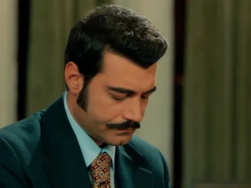 Ümit, dispuesta a todo por retener a Demir: “Esperaré todo el tiempo que haga falta” Ümit, dispuesta a todo por retener a Demir: “Esperaré todo el tiempo que haga falta”