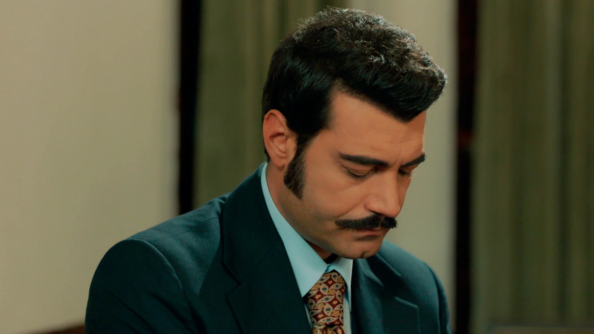 Ümit, dispuesta a todo por retener a Demir: “Esperaré todo el tiempo que haga falta” Ümit, dispuesta a todo por retener a Demir: “Esperaré todo el tiempo que haga falta”