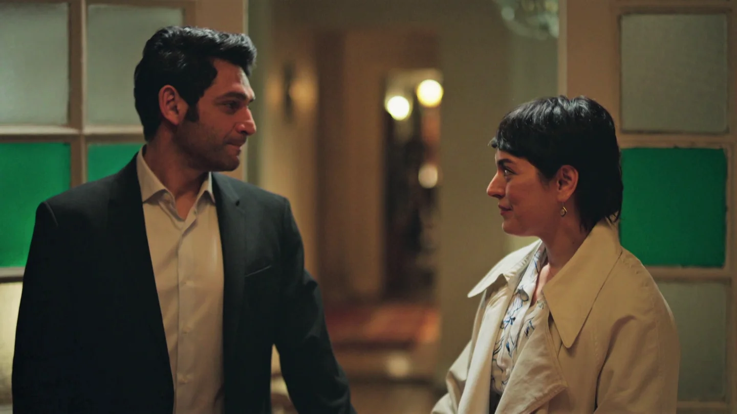 La romántica cena de Safiye y Naci: “Tengamos hijos o no, seremos felices” La romántica cena de Safiye y Naci: “Tengamos hijos o no, seremos felices”