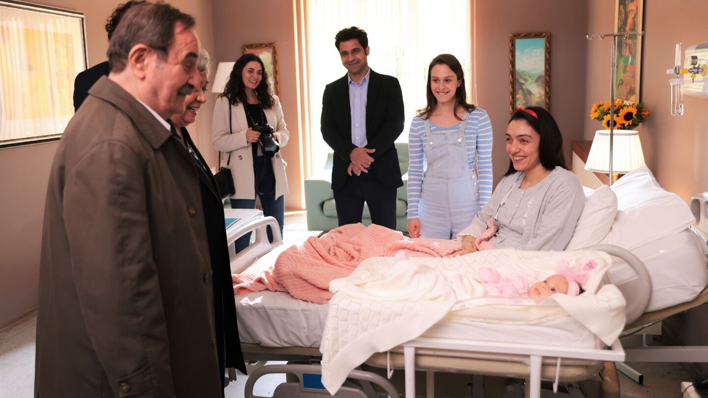 Toda la familia da la bienvenida a la pequeña Masal: “Es una auténtica Derenoğlu" 