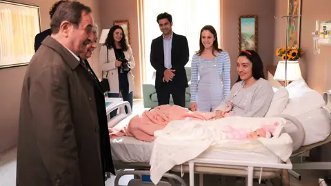 Toda la familia da la bienvenida a la pequeña Masal: “Es una auténtica Derenoğlu" Toda la familia da la bienvenida a la pequeña Masal: “Es una auténtica Derenoğlu"