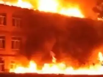 Colegio en llamas en Ucrania