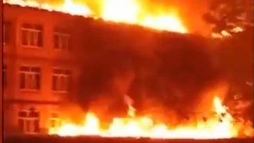 Colegio en llamas en Ucrania
