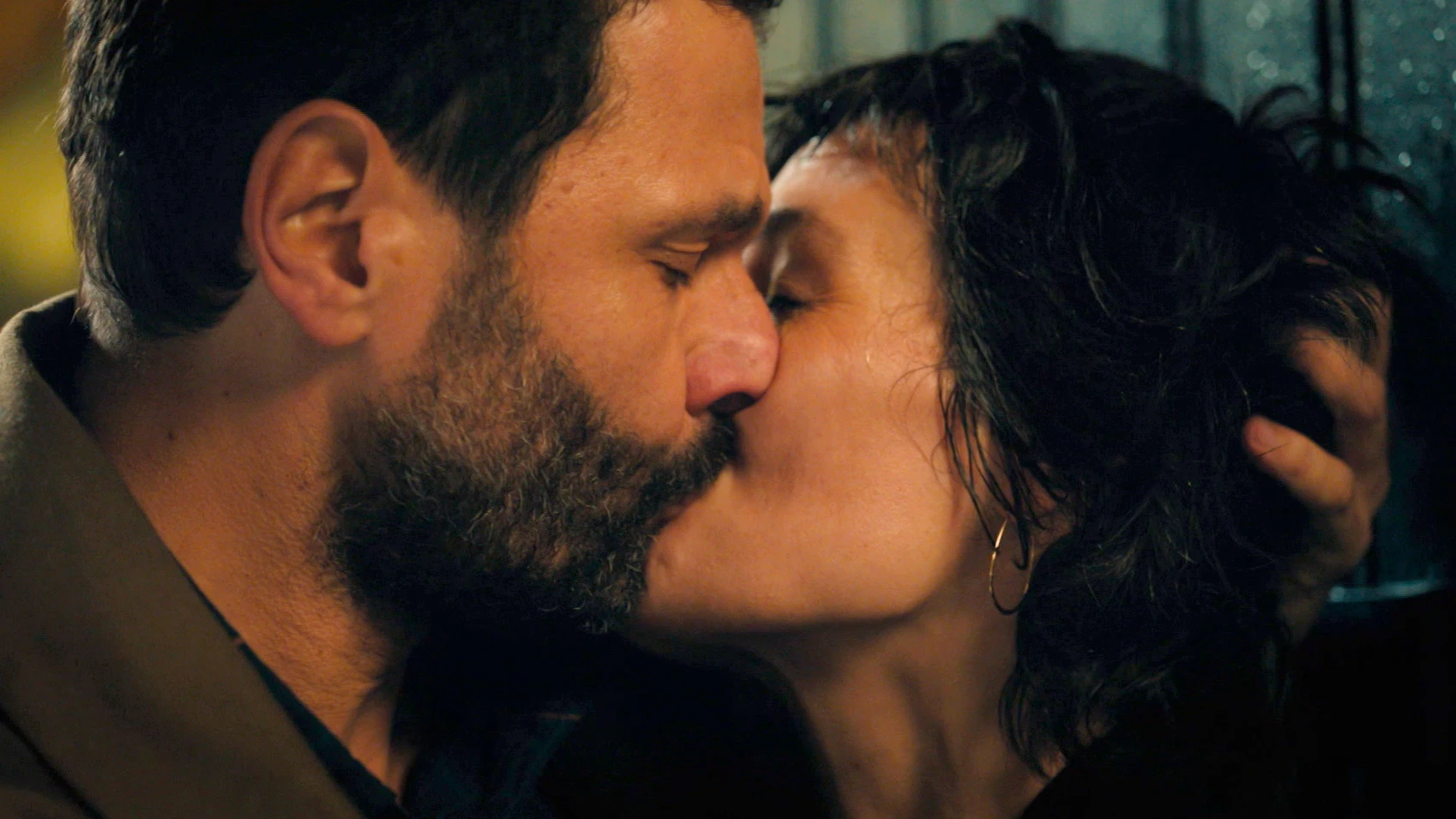 Karadec se desata con Roxane, y Morgane se compromete con Ludo Karadec se desata con Roxane, y Morgane se compromete con Ludo