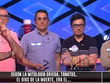 La paradoja de Tánatos: el dios de la muerte da vida a los ‘Sindulfos’ en ‘¡Boom!’ La paradoja de Tánatos: el dios de la muerte da vida a los ‘Sindulfos’ en ‘¡Boom!’