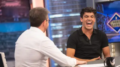 ¿Para qué sirve la meditación? Óscar Casas trata de convencer a Pablo Motos entre risas en 'El Hormiguero 3.0' ¿Para qué sirve la meditación? Óscar Casas trata de convencer a Pablo Motos entre risas en 'El Hormiguero 3.0'