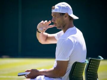 Rafa Nadal en la pista central de Wimbledon