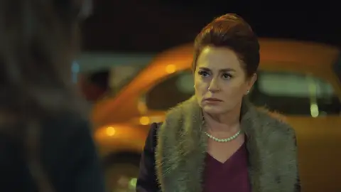En el próximo capítulo de ‘Tierra Amarga’: Sevda irrumpe en casa de Ümit buscando a Demir En el próximo capítulo de ‘Tierra Amarga’: Sevda irrumpe en casa de Ümit buscando a Demir