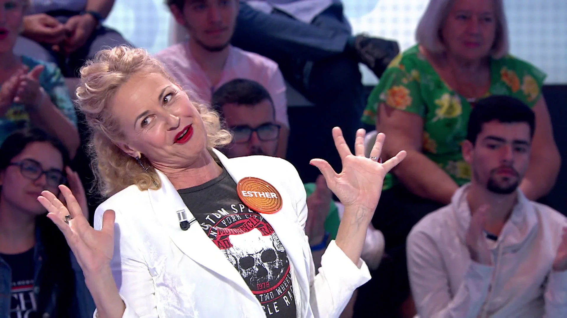Esther Arroyo confiesa el motivo por el que viste de blanco Esther Arroyo confiesa el motivo por el que viste de blanco