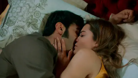 Demir y Züleyha dan rienda suelta a su pasión entre besos y caricias: “Siempre te amaré” Demir y Züleyha dan rienda suelta a su pasión entre besos y caricias: “Siempre te amaré”