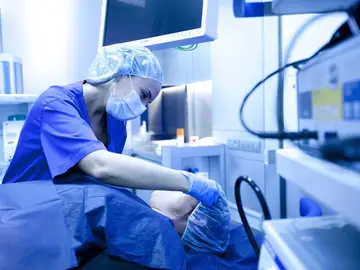 La quimioterapia es el uso de fármacos para destruir las células cancerosas La quimioterapia es el uso de fármacos para destruir las células cancerosas
