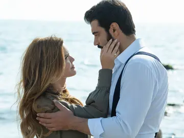 Züleyha y Demir en el capítulo 89 de 'Tierra Amarga' Züleyha y Demir en el capítulo 89 de 'Tierra Amarga'