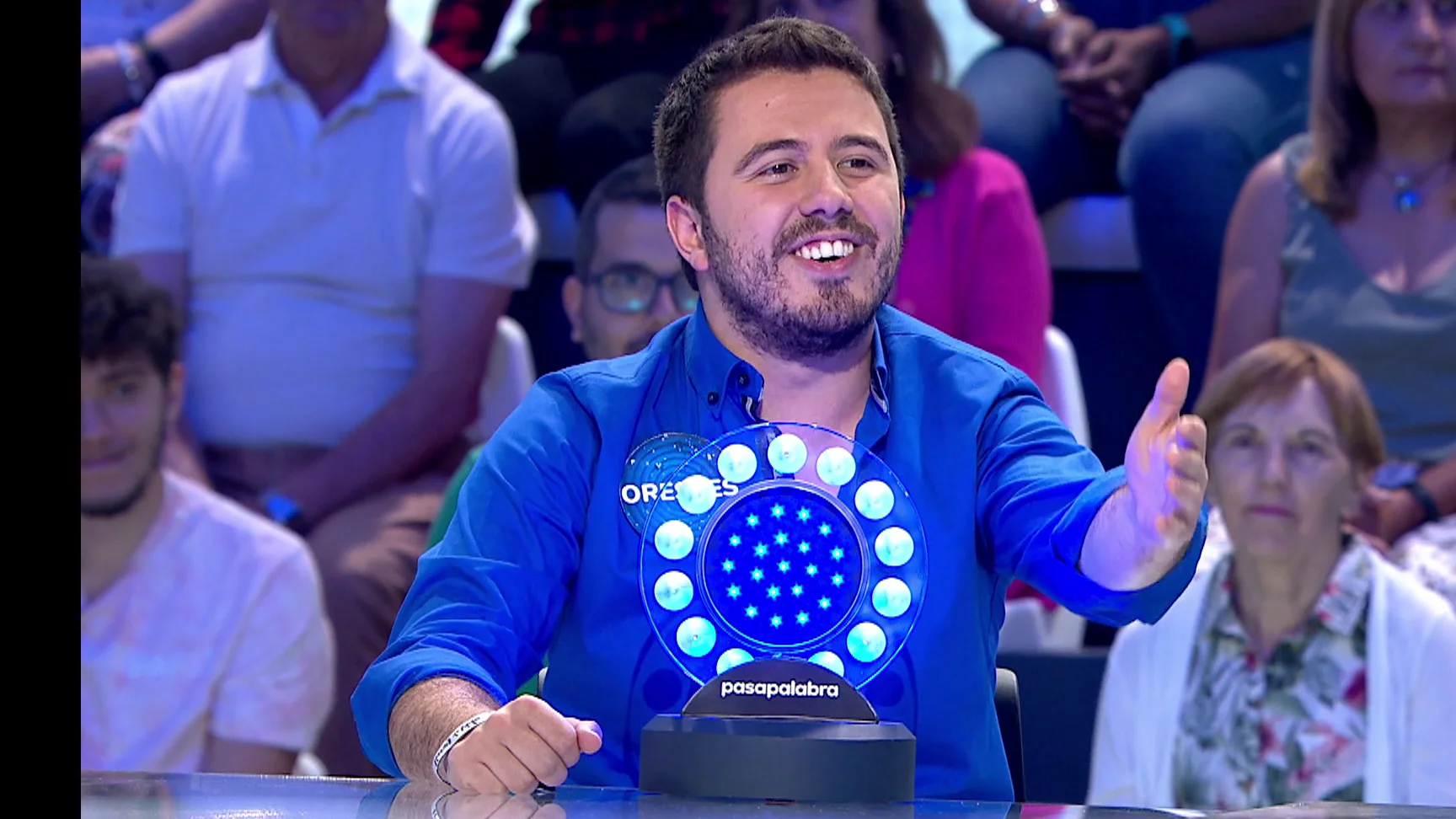 Orestes se desquita de su decepción con ‘el mundo’ con otra canción “con entraña” Orestes se desquita de su decepción con ‘el mundo’ con otra canción “con entraña”