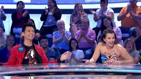 Roberto Leal y los invitados se rinden ante Orestes: "Es un juglar de la palabra" Roberto Leal y los invitados se rinden ante Orestes: "Es un juglar de la palabra"