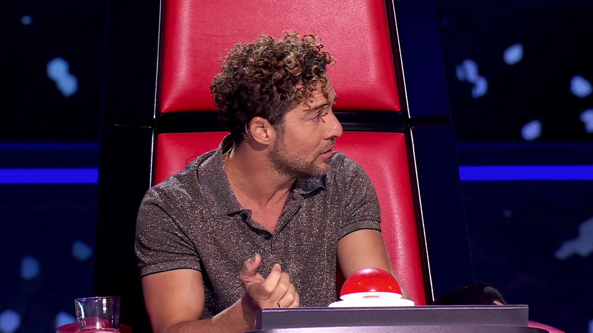 El intento frustrado de David Bisbal por bloquear a dos coaches a la vez: "Lo siento cariño, sabes que te tengo mucho cariño" El intento frustrado de David Bisbal por bloquear a dos coaches a la vez: "Lo siento cariño, sabes que te tengo mucho cariño"