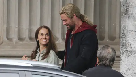 Natalie Portman y Chris Hemsworth Natalie Portman y Chris Hemsworth