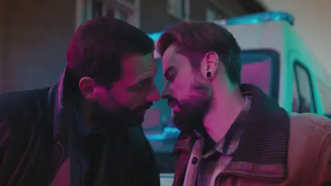 ¿Un nuevo romance en ACI? Adam guarda muchos secretos ¿Un nuevo romance en ACI? Adam guarda muchos secretos