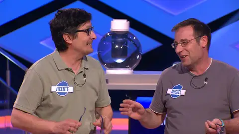 “¡Qué lamentable!”: La bomba más musical de los ‘Sindulfos’, frustrada por un lapsus de Vicente cantando ‘Sonrisas y lágrimas’ “¡Qué lamentable!”: La bomba más musical de los ‘Sindulfos’, frustrada por un lapsus de Vicente cantando ‘Sonrisas y lágrimas’