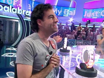 Rafa sorprende como crooner en ‘Pasapalabra’… ¡y revela un gran secreto de su pasado! Rafa sorprende como crooner en ‘Pasapalabra’… ¡y revela un gran secreto de su pasado!