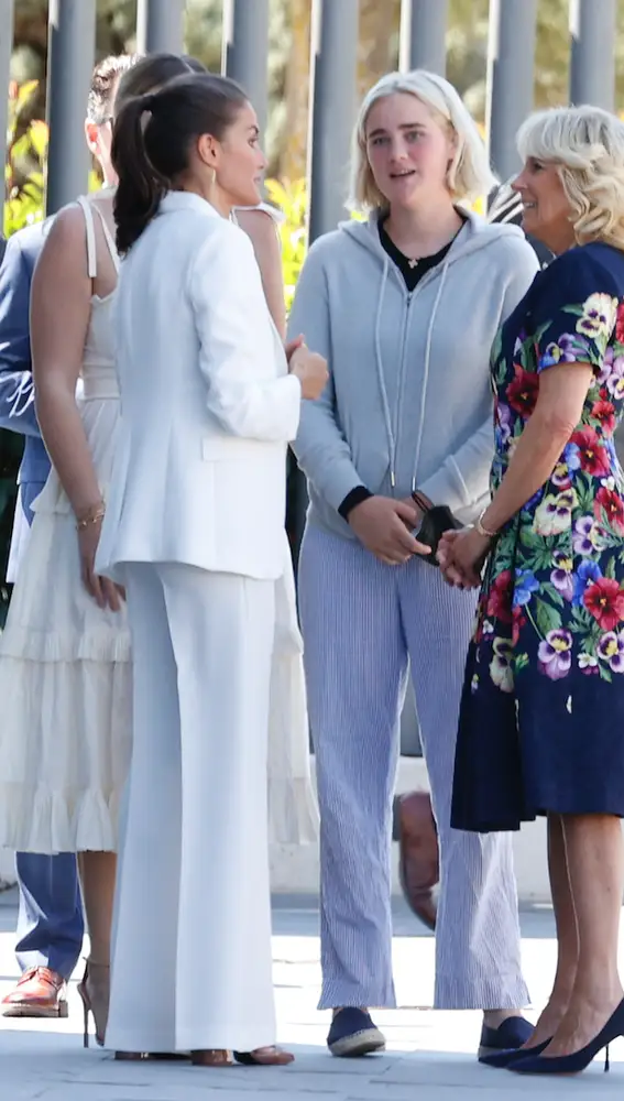 La reina Letizia, Jill Biden y sus nietas Maisy y Finnegan