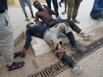 La Fiscalía abre una investigación por las muertes en la frontera de Melilla La Fiscalía abre una investigación por las muertes en la frontera de Melilla
