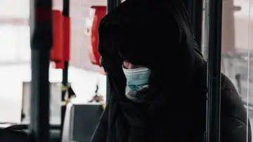 Un pasajero de transporte público Un pasajero de transporte público