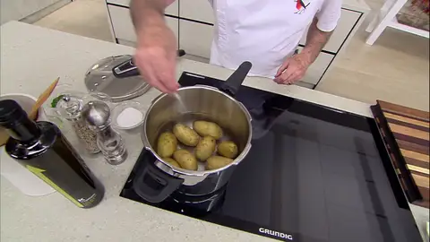 Cuece las patatas Cuece las patatas