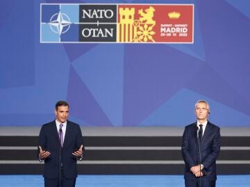 Sánchez y Stoltenberg durante su declaración en la previa de la Cumbre de la OTAN